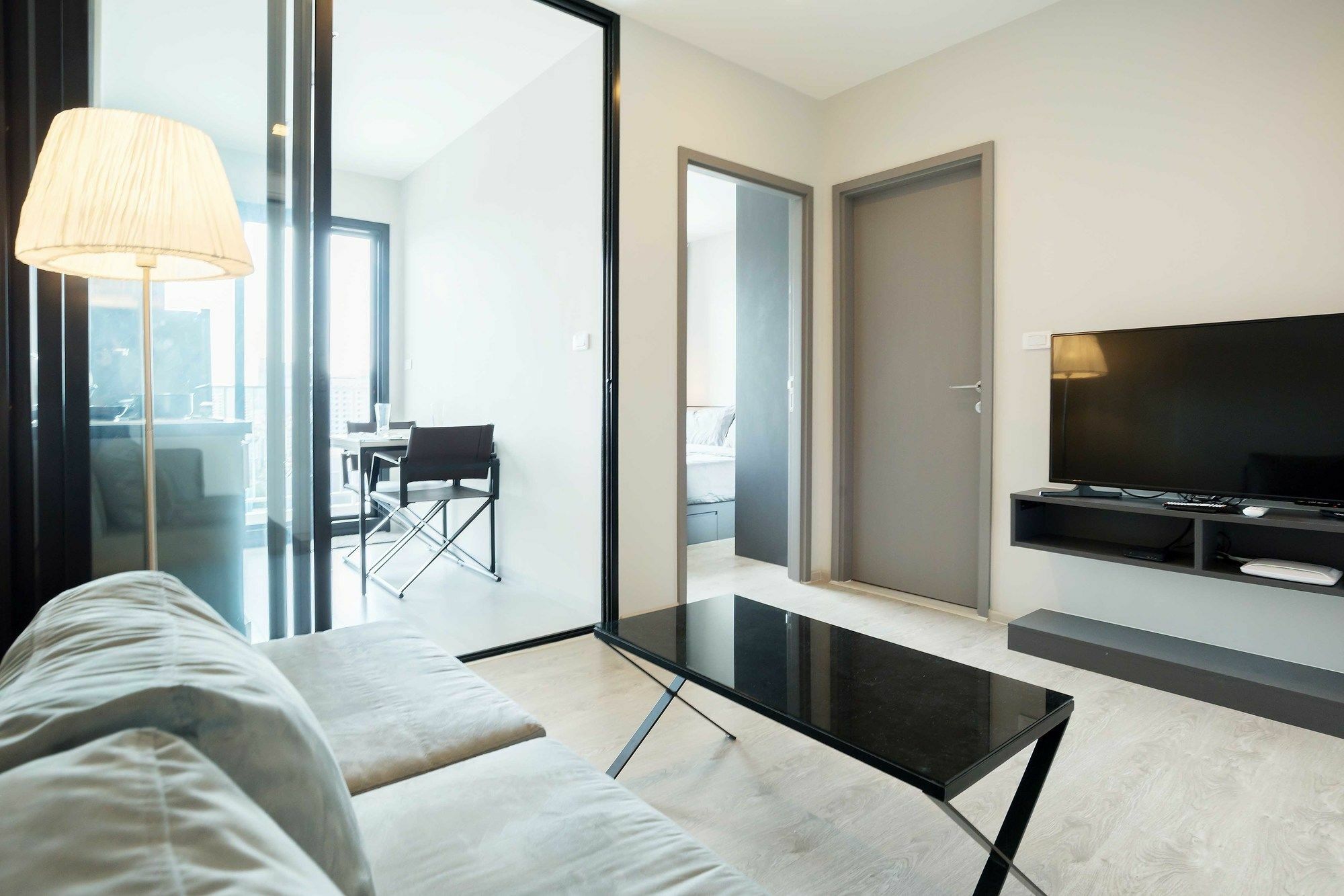 Favstay - The Base Central Pattaya Esterno foto