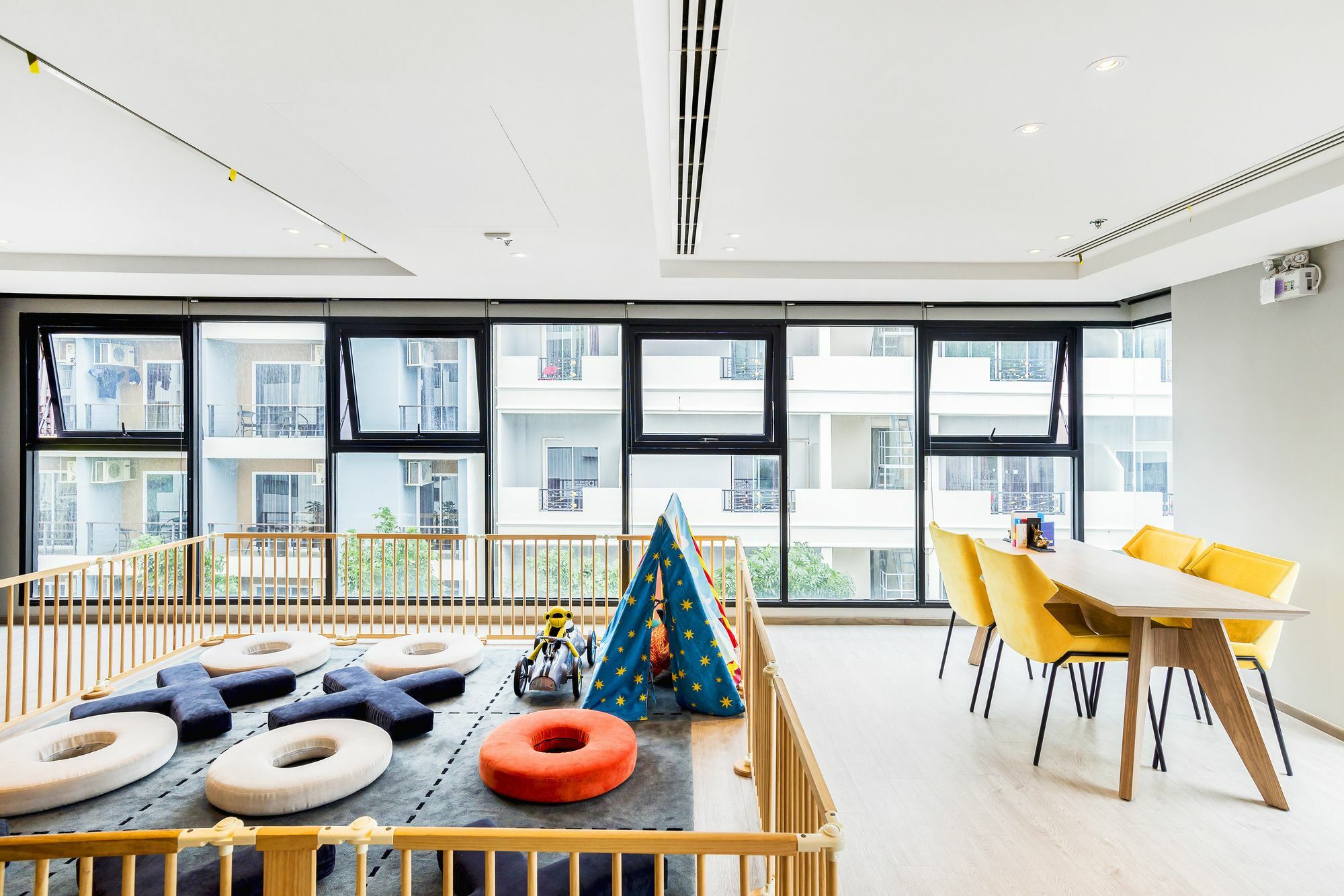 Favstay - The Base Central Pattaya Esterno foto