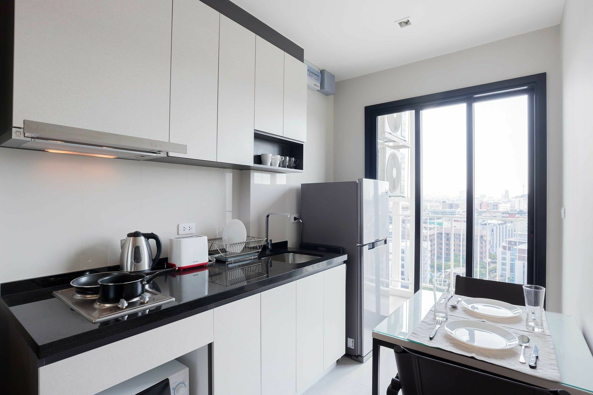 Favstay - The Base Central Pattaya Esterno foto